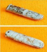 田家溝紅山文化墓地群の中から出土した玉製のイヤリングです。