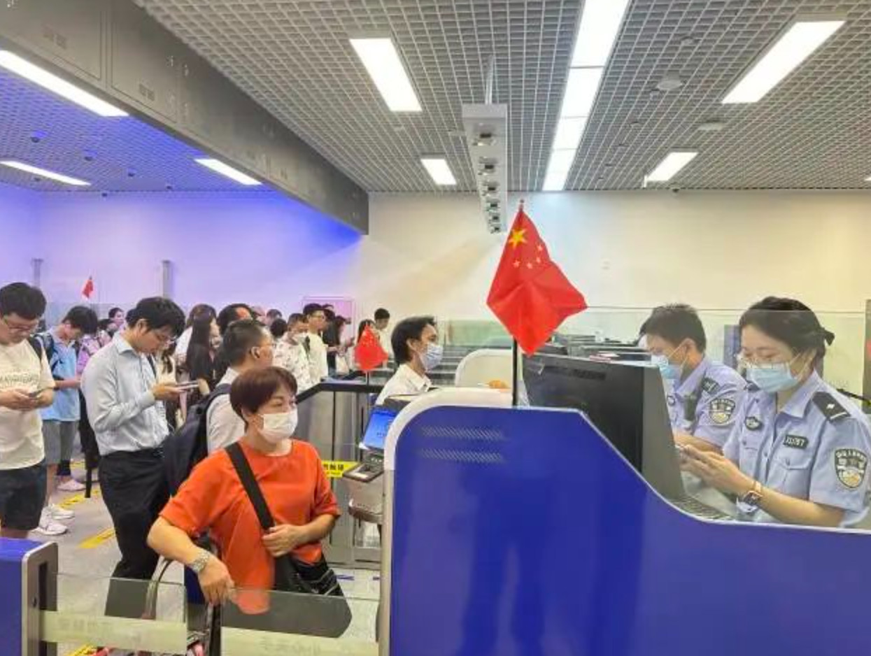 中国、ビザ免除措置を再開へ、対象国の追加も検討